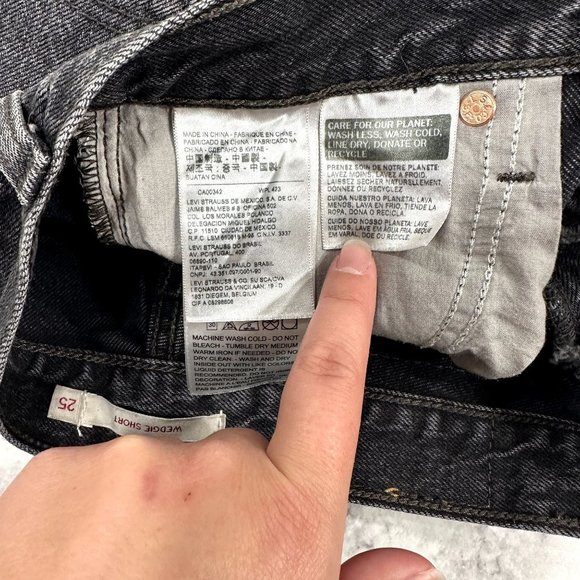 Levi's Wedgie Short in Bling Bling - Picture 9 of 12